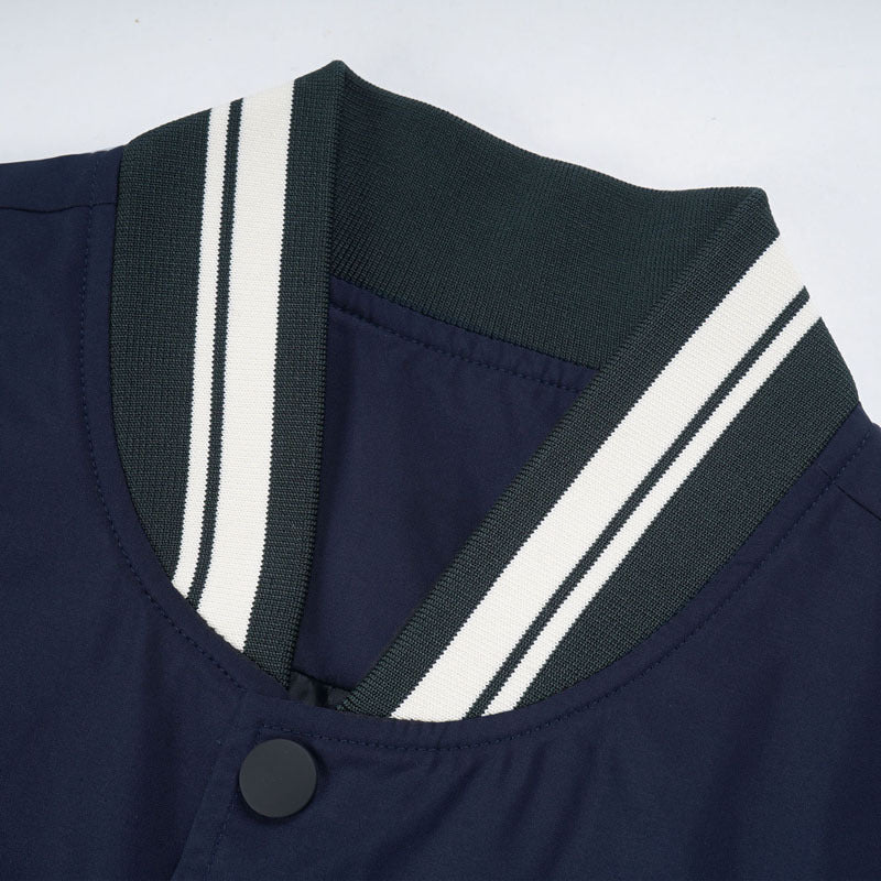 Herren College-Bomberjacke im Varsity-Stil mit Kontrastärmeln, Druckknopf‑Front und gerippten Bündchen – Brevano