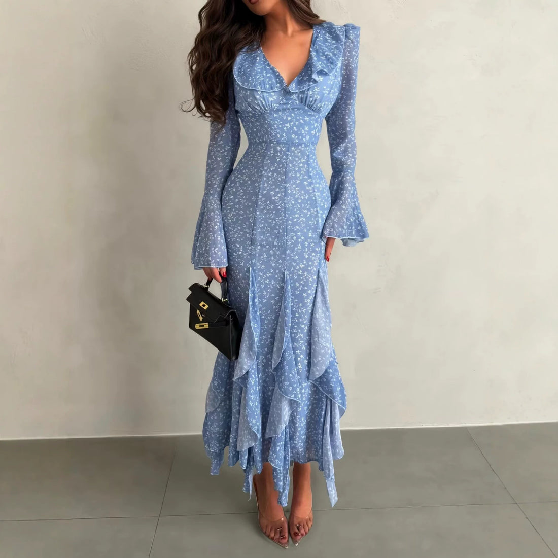 Damen Maxikleid mit V-Ausschnitt, Volantstufen und Trompetenärmeln Echoarchiv