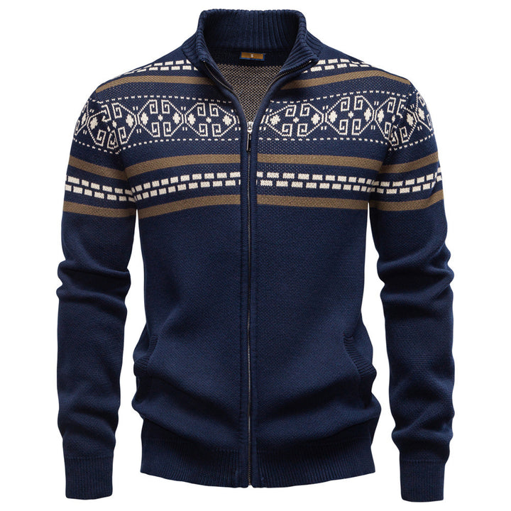 Herren nan Strickjacke mit durchgehendem Reißverschluss, Stehkragen und nordisch-geometrischem Intarsienmuster Echo Archiv
