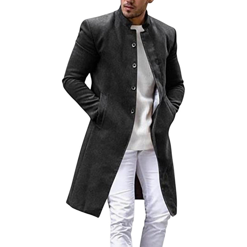 Herren eleganter Langmantel mit schmalem Schnitt und hohen Kragen Echoarchiv