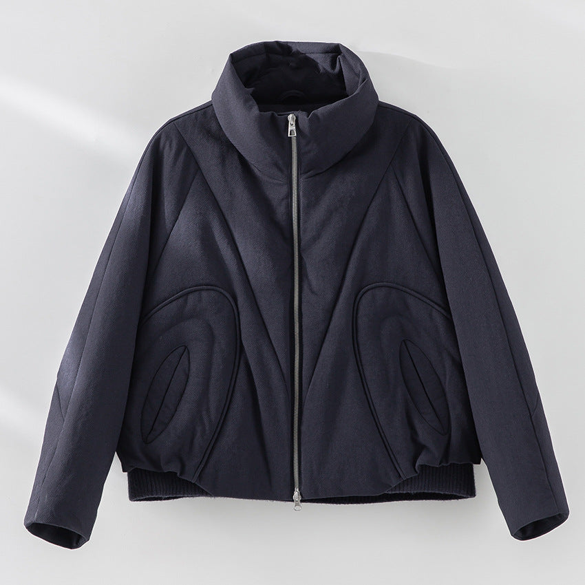 Damen Kurze gesteppte Steppjacke mit hohem Stehkragen und skulpturaler Nahtführung Echoarchiv