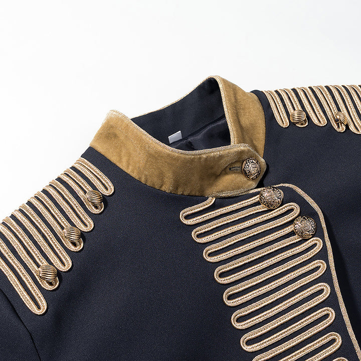 Damen Kurzblazer im Marschall-Stil mit verzierten Goldgalons und Stehkragen Echo Archiv