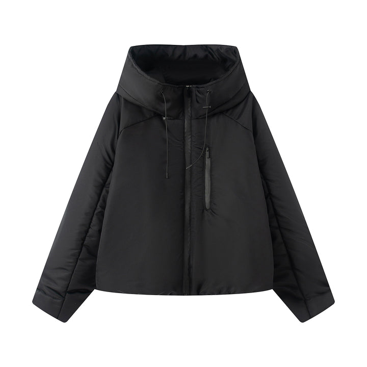 Damen kurz geschnittene Steppjacke mit hohem Stehkragen, weitem Funnel‑Hood und wasserabweisender Oberfläche – Célinea