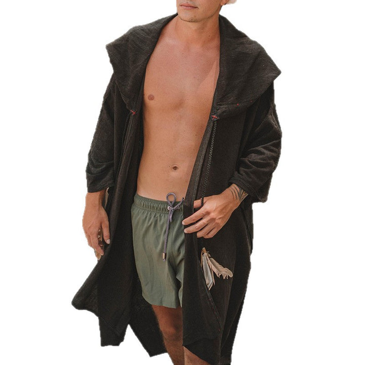 Herren Langer Kapuzen-Strandmantel aus weichem Frottee mit 3/4-Ärmeln und aufgesetzten Taschen Echoarchiv