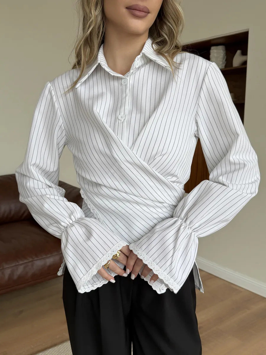 Damen nan taillierte Wickelbluse mit Spitzenrand und feinen Längsstreifen Echo Archiv