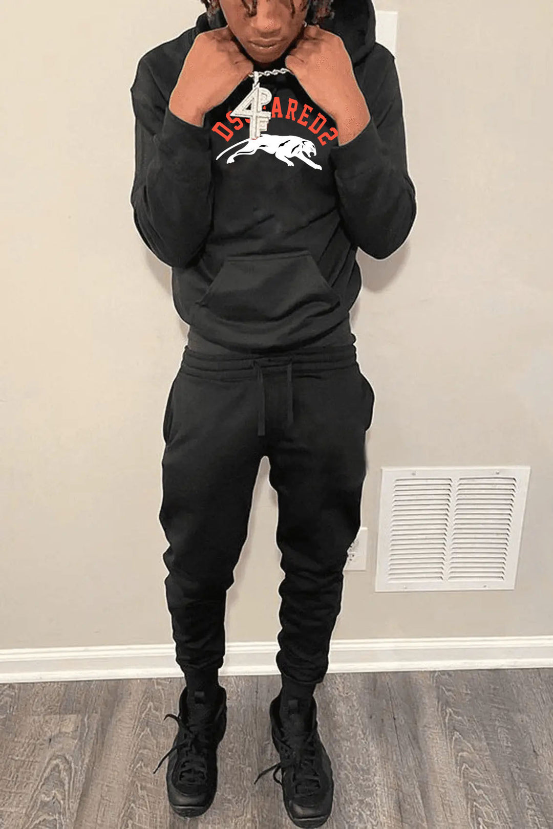 Herren sportliches Hoodie und Jogginghose Set mit funktionalen Taschen Echoarchiv