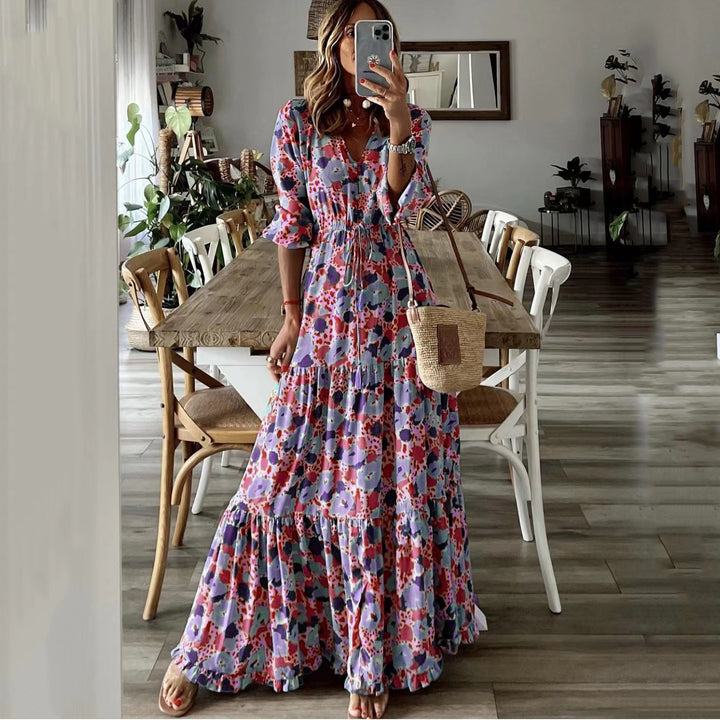 Damen Maxikleid mit Blumenprint, V‑Ausschnitt, Stufenvolant und Tunnelzugtaillen – Valéora