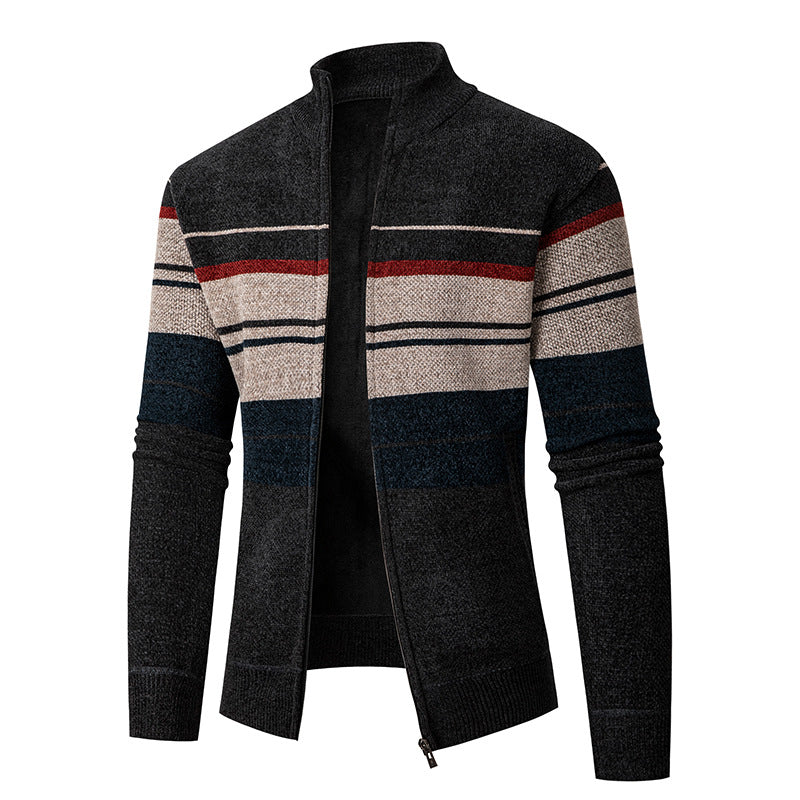 Herren modische Strickjacke mit kontrastierenden Streifen und hochabschließendem Kragen Echoarchiv