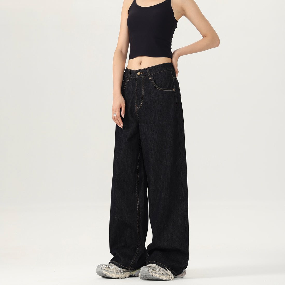 Damen Weite tiefsitzende Baggy-Denimhose im Marlene-Stil mit Kontrastnähten Echo Archiv