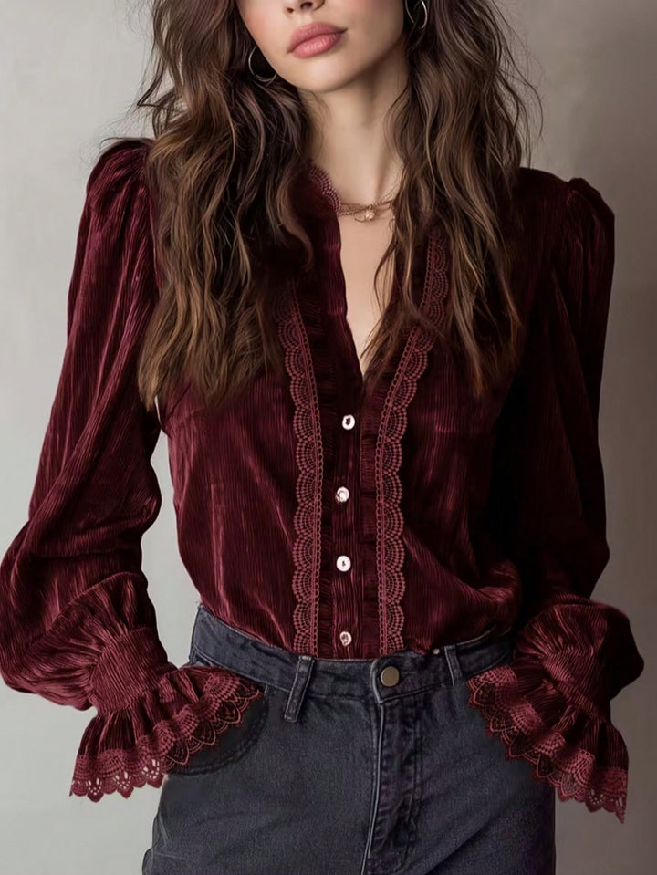 Damen Plissée-Veloursbluse mit Spitzenrüschen und Puffärmeln Echo Archiv