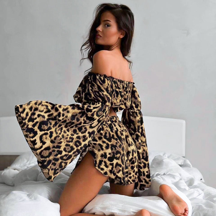 Damen Offshoulder Crop-Top mit weitem Arm und Leopardenmuster Echo Archiv
