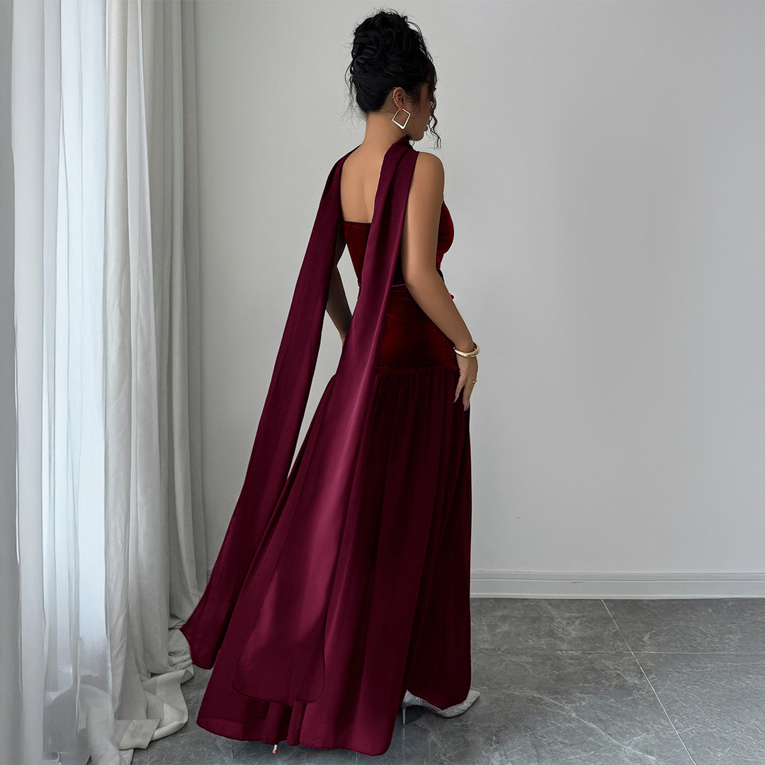 Damen Elegantes Abendkleid mit schulterfreiem Design und fließendem Rock Echo Archiv