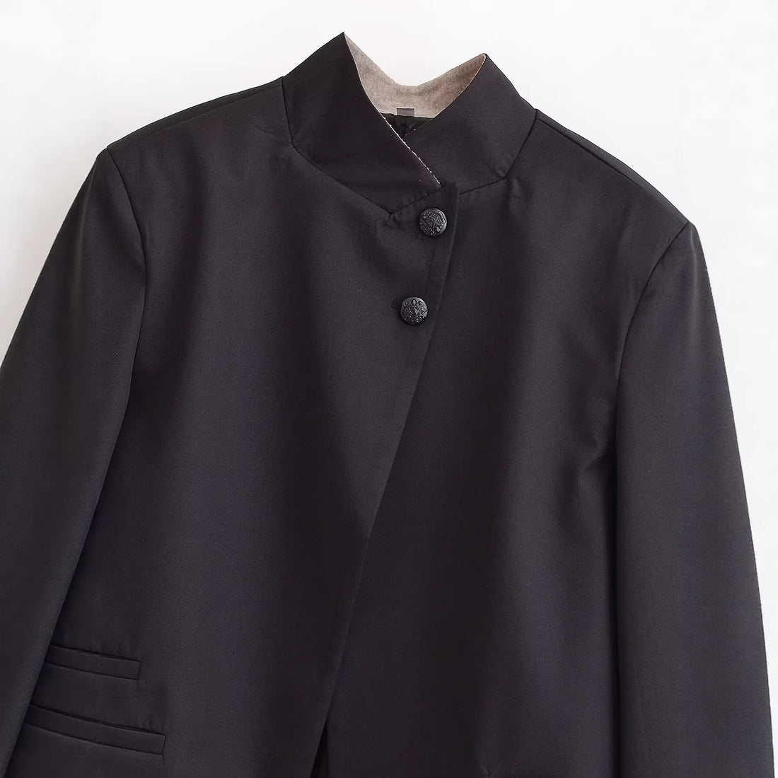 Damen Kurzblazer mit Stehkragen und asymmetrischer Knopfleiste Echo Archiv