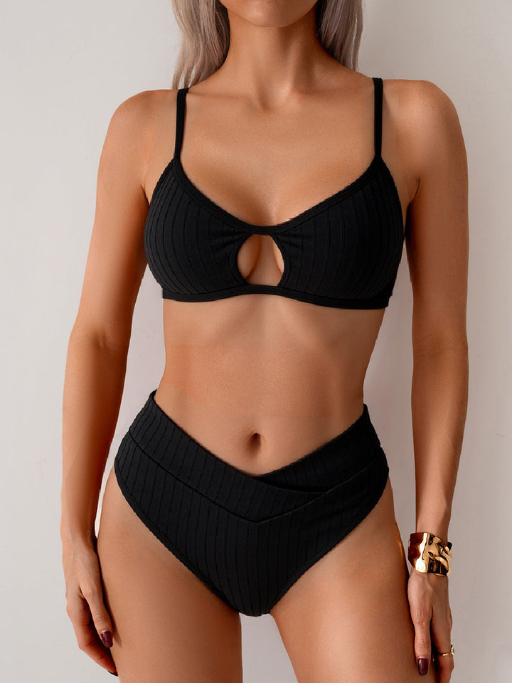 Damen Hochgeschnittener Bikini mit modischem Schlüssel-Ausschnitt Echo Archiv