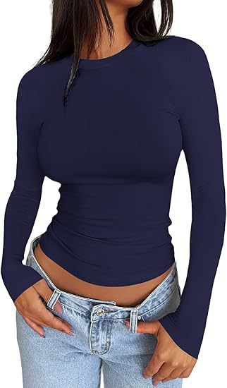 Damen Körpernahes Langarmshirt im Cropped-Look mit verlängerten Ärmeln und Daumenloch – Avérine