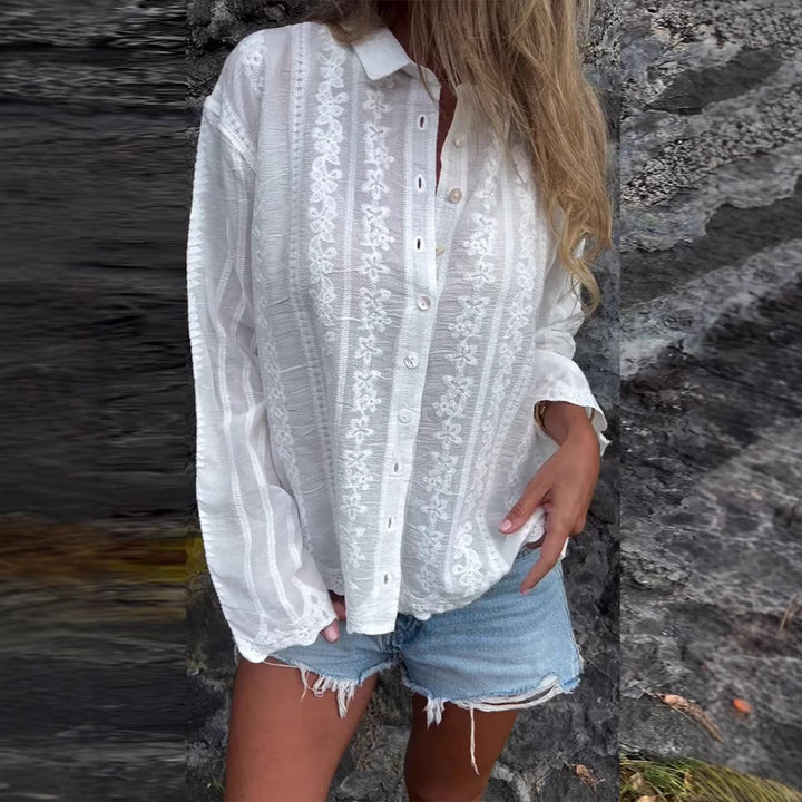 Damen nan bestickte Hemdbluse mit floraler Ajour-Stickerei, Perlmuttknopfleiste und legerer Oversize-Passform Echo Archiv