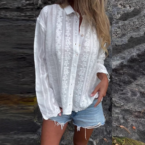 Damen nan bestickte Hemdbluse mit floraler Ajour-Stickerei, Perlmuttknopfleiste und legerer Oversize-Passform Echo Archiv