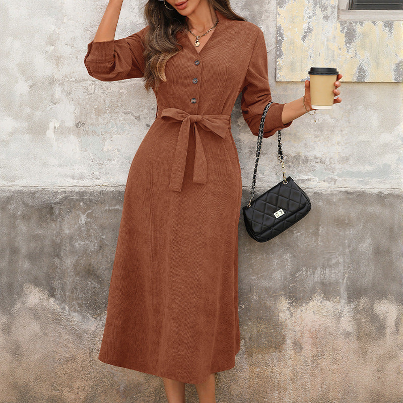 Damen Midikleid A‑Linie mit V‑Ausschnitt, Knopfleiste, dreiviertelärmeln und Taillenband – Élara