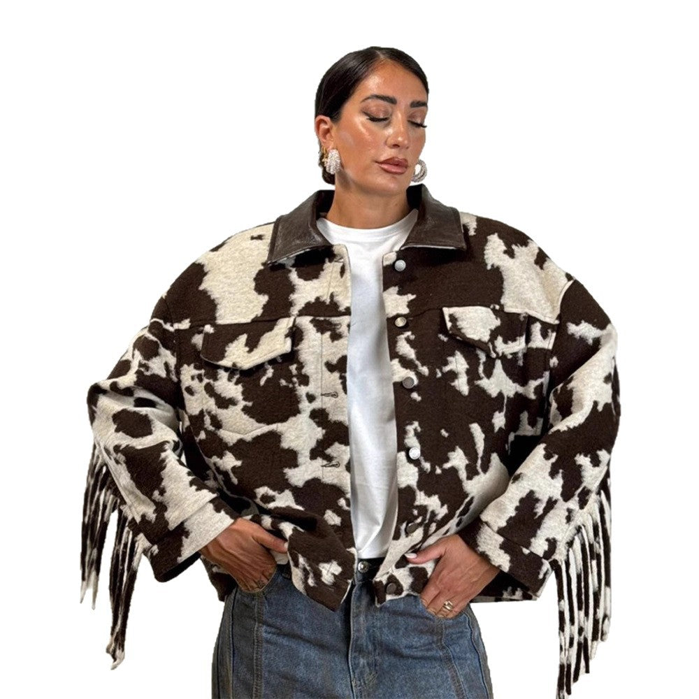 Damen Kurzjacke im Cowprint mit Fransen, Kunstfell‑Optik und Lederkragen Echoarchiv