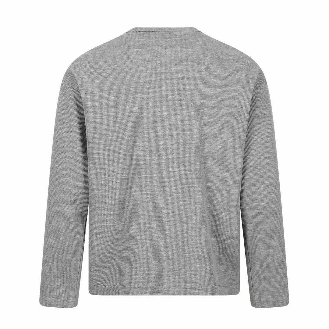 Herren Langarm-Henleyshirt mit Waffelstruktur, Knopfleiste und großflächigem Grafikprint Echoarchiv