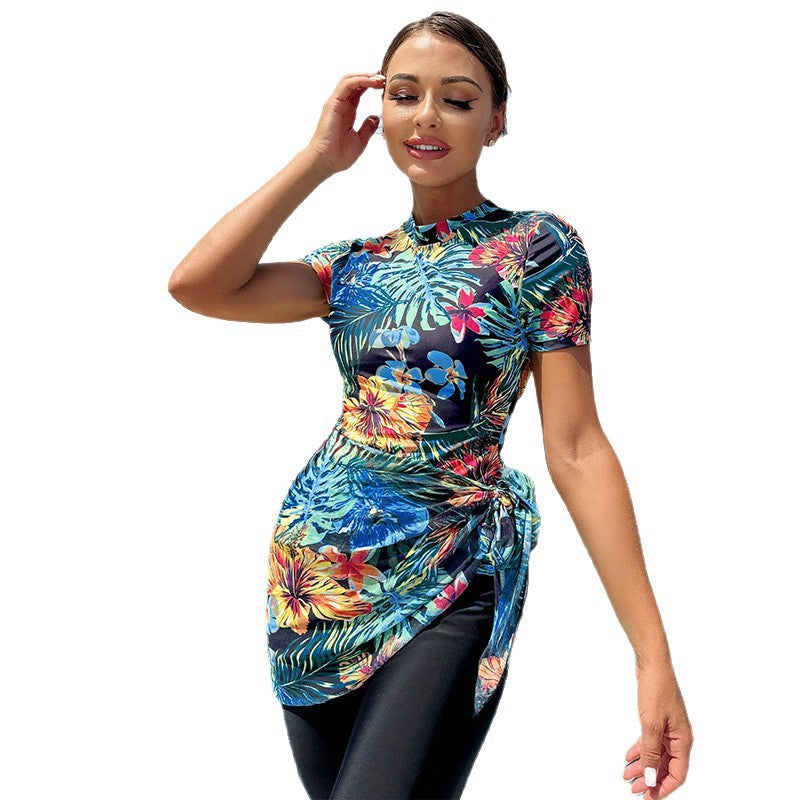 Damen Sportlicher Badeanzug mit modischem Wickeldesign Echo Archiv