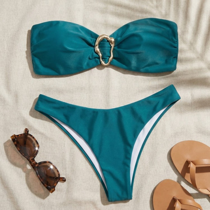 Damen Bikini-Set mit modischem Triangel-Oberteil und sportlichen High-Waist-Hosen Echo Archiv