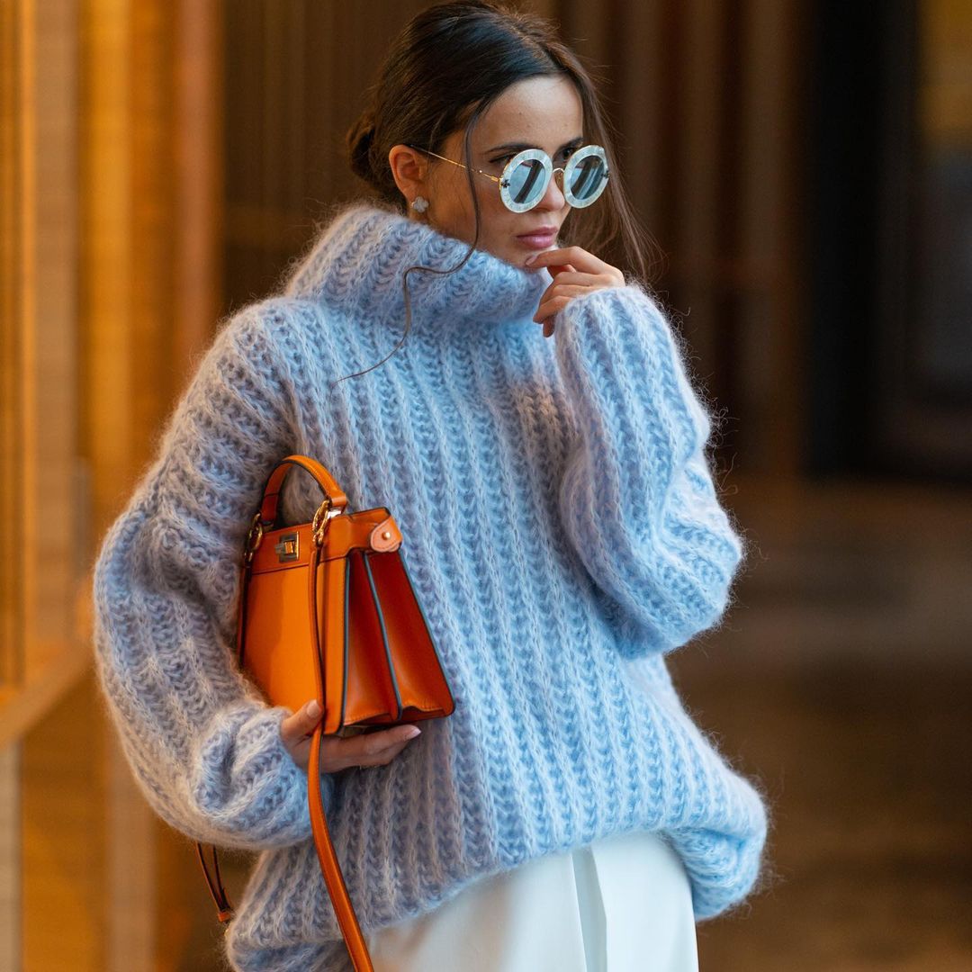 Damen Oversized Grobstrick-Rollkragenpullover mit voluminösen Ärmeln Echoarchiv