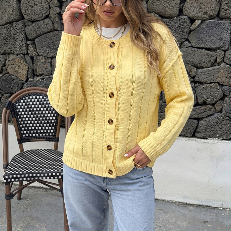 Damen Strickjacke mit Knopfdetails und feiner Rippstruktur Echo Archiv