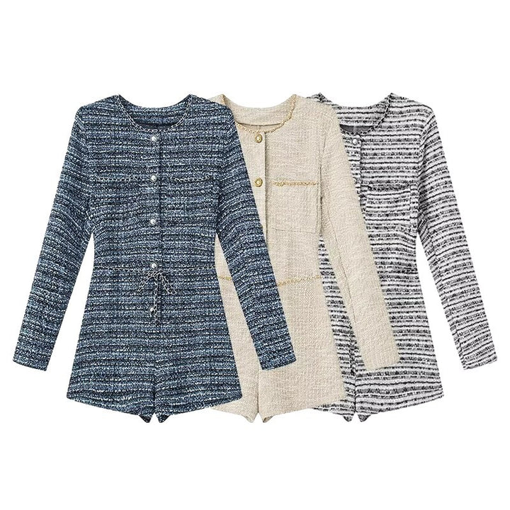 Damen Bouclé-Shorts-Overall mit taillierter Silhouette, Knopfleiste und Zierkette Echoarchiv