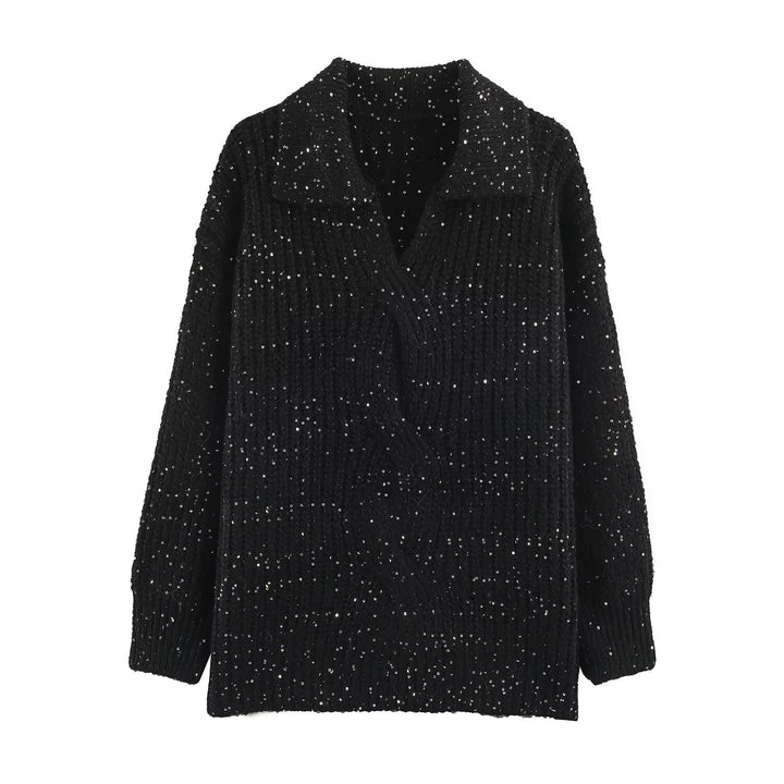 Damen Grobgestrickter Pullover mit weitem Reverskragen und Paillettenbesatz Echoarchiv