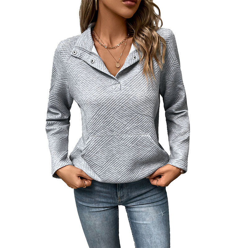 Damen Stepp-Sweatshirt mit Klappkragen, Druckknopf-Detail und Kängurutasche – Mavelle