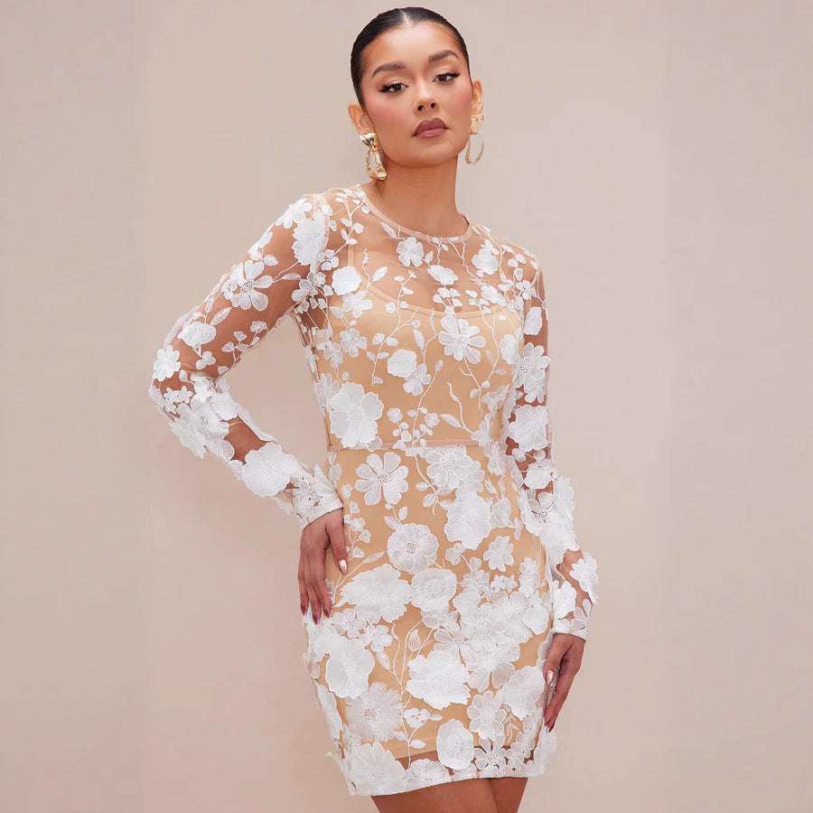 Damen Spitzenkleid mit floralen Applikationen und langen Ärmeln Echo Archiv