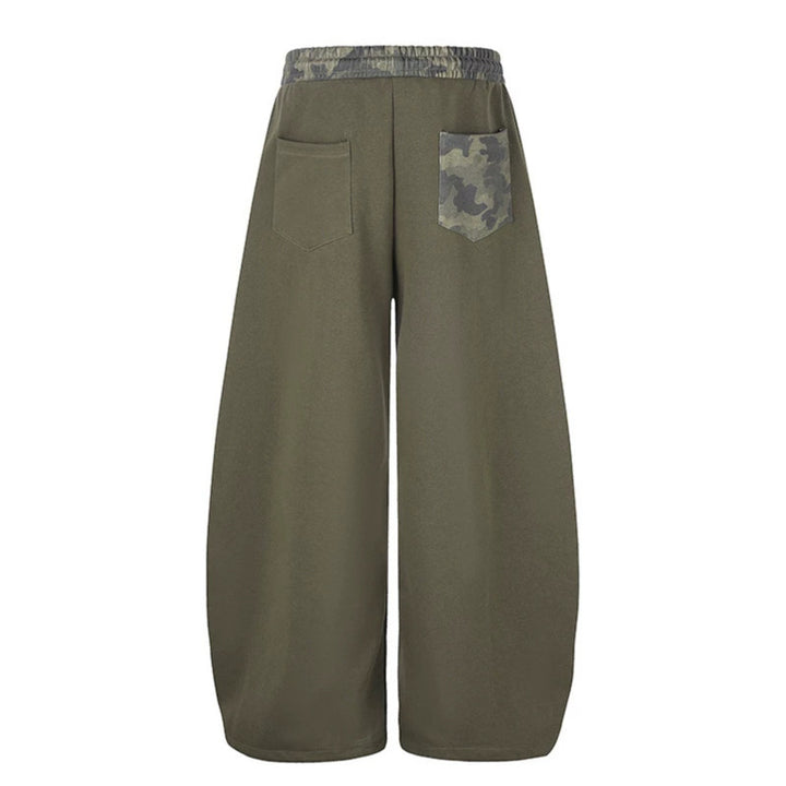 Damen Extraweite Culotte-Sweatpants mit Camouflage-Bund und Sternpatch Echoarchiv