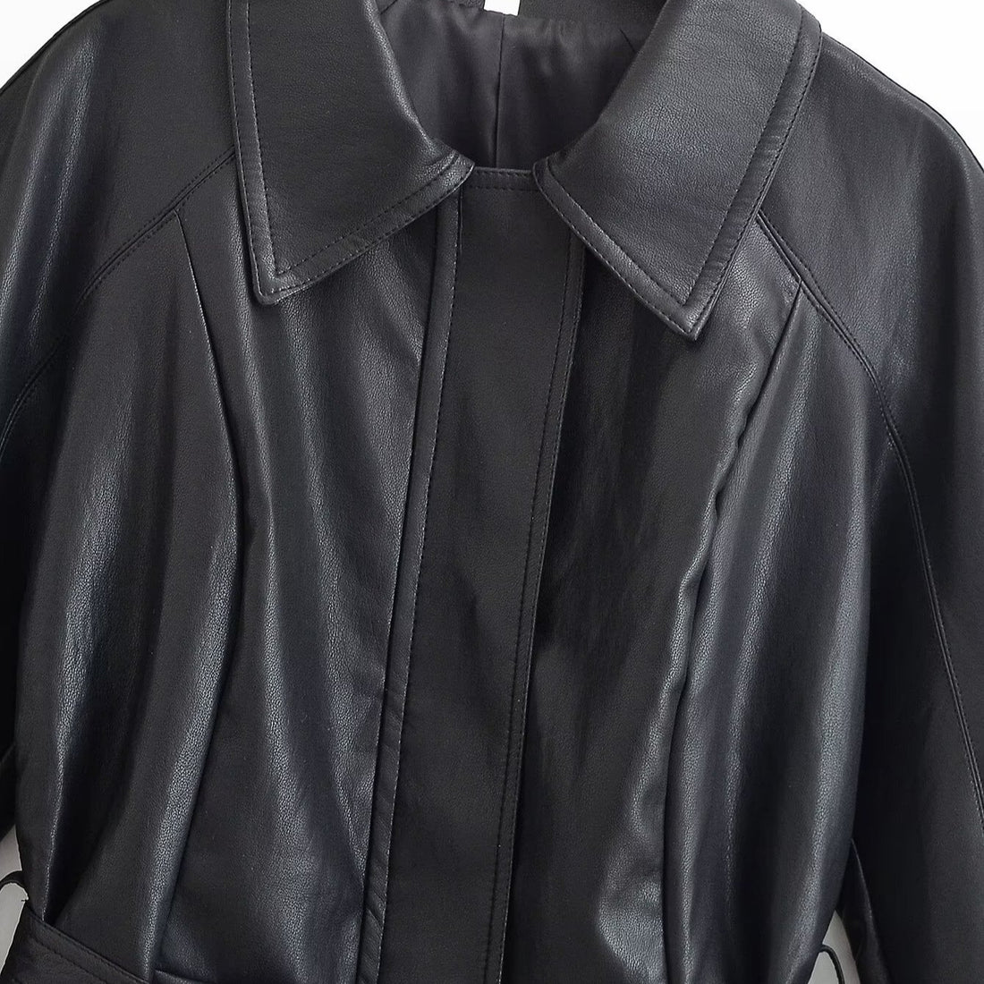 Damen Taillierte Lederoptik‑Jacke mit Bindegürtel und überschnittenen Ärmeln Echo Archiv