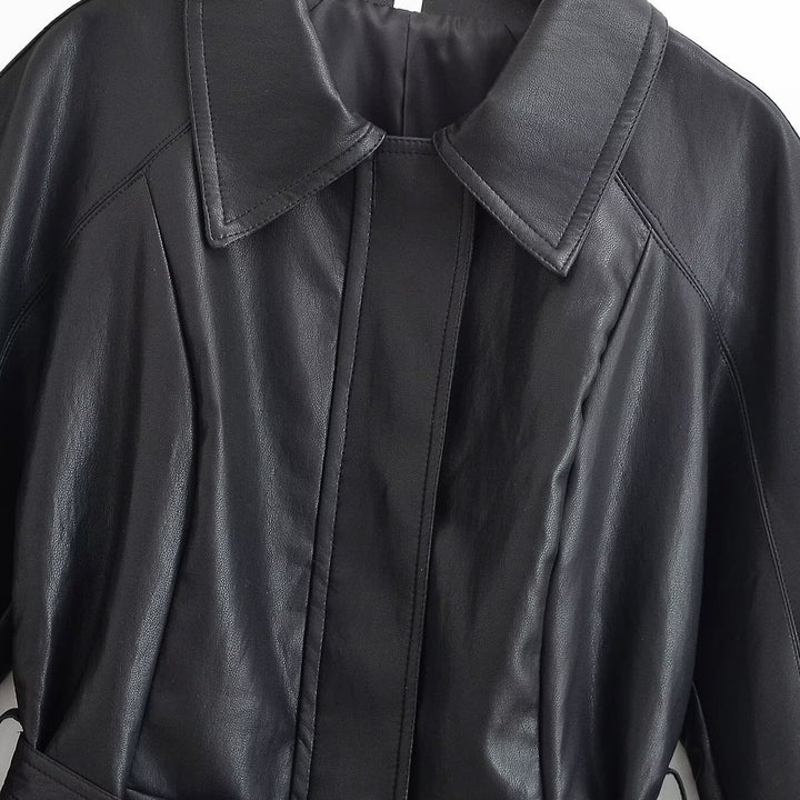 Damen Taillierte Lederoptik‑Jacke mit Bindegürtel und überschnittenen Ärmeln Echo Archiv