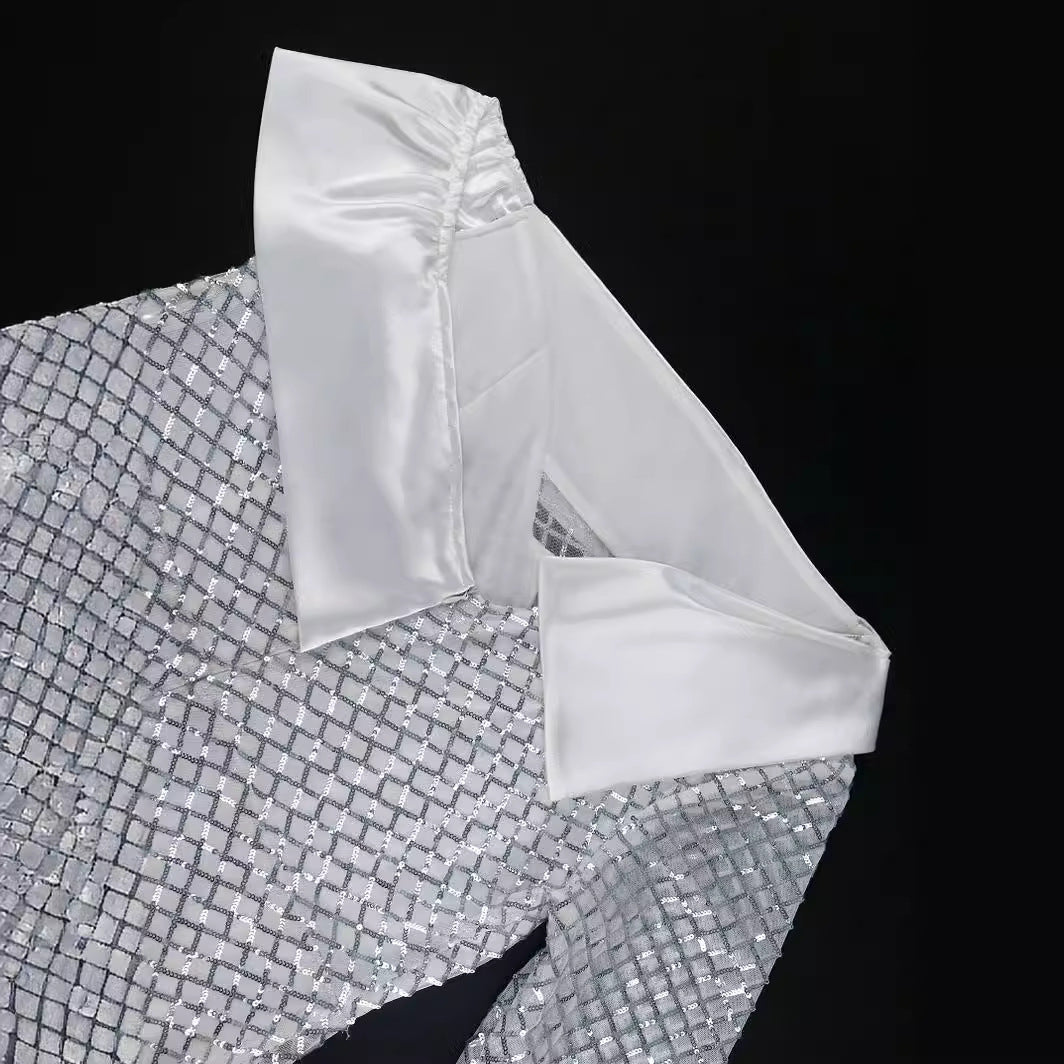 Damen Glamouröses Abendkleid mit asymmetrischem Ausschnitt Echo Archiv