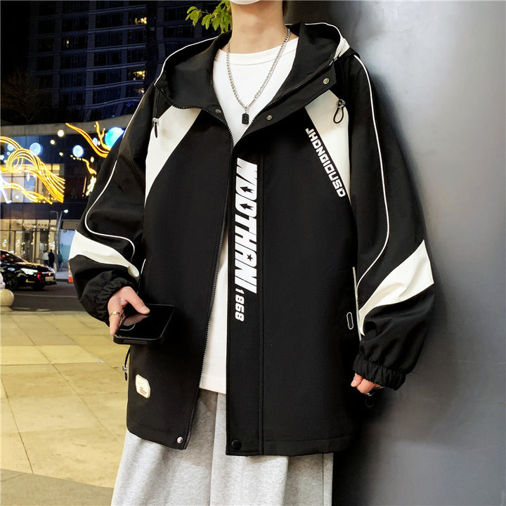 Herren Oversize-Windbreaker mit Kapuze, sportlichem Frontprint und Kontrastpanelen Echoarchiv