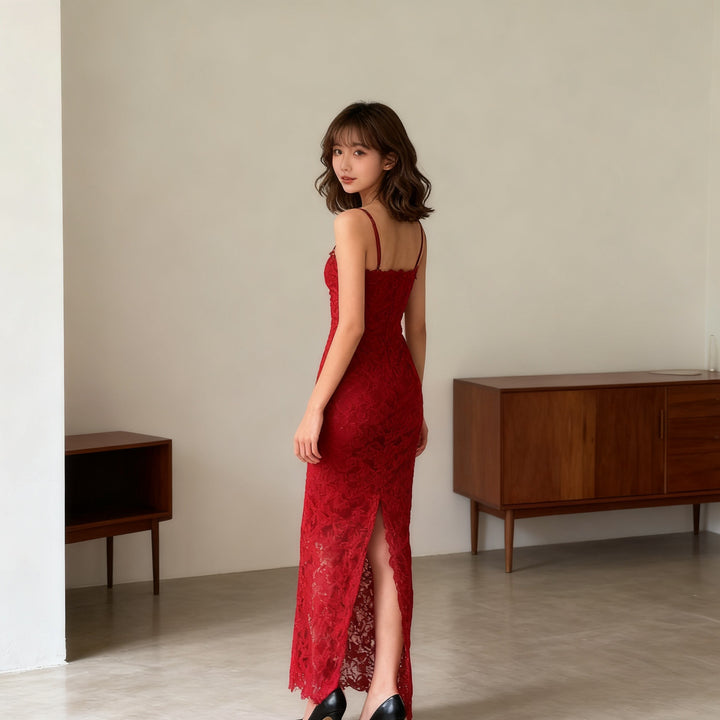 Damen Elegantes langes Spitzenkleid mit gerafftem Detail und schmalen Trägern Echo Archiv