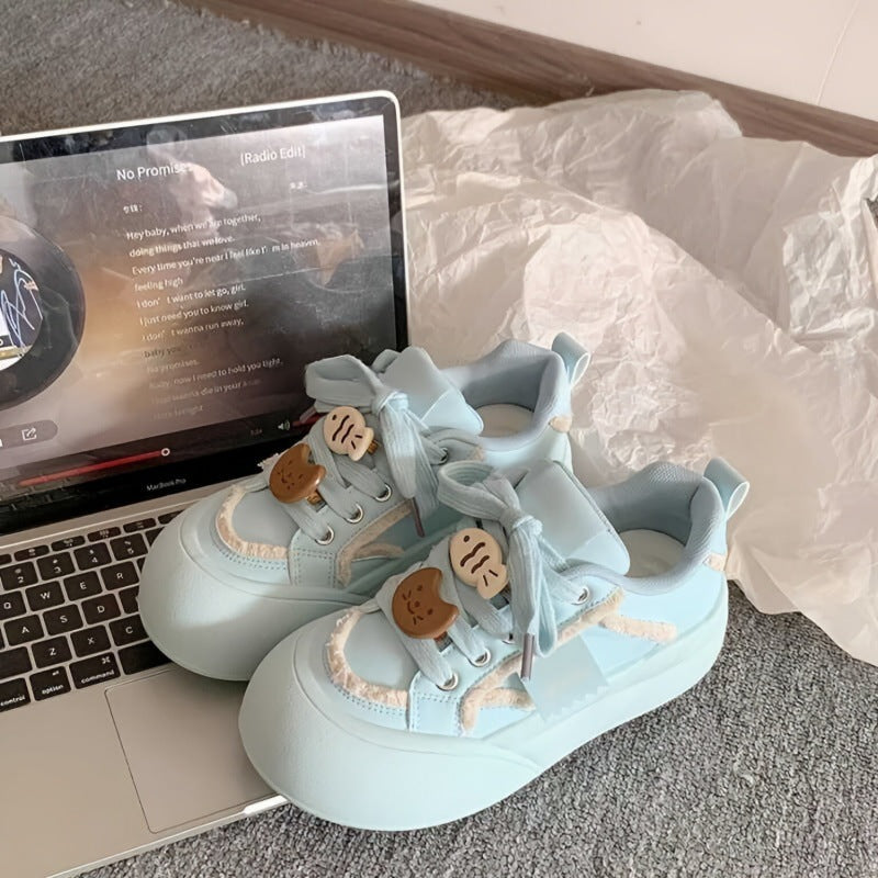 Damen Komfortable Sneakers mit voluminöser Sohle und verspielten Schnürdetails Echo Archiv