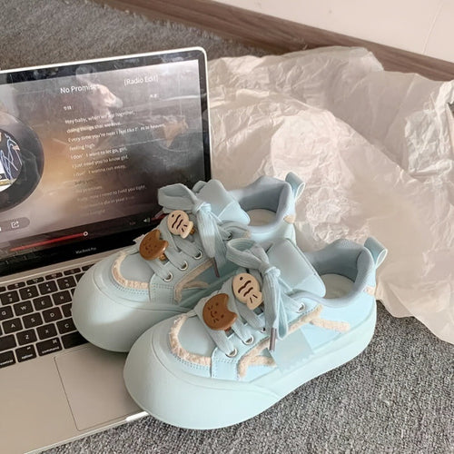 Damen Komfortable Sneakers mit voluminöser Sohle und verspielten Schnürdetails Echo Archiv