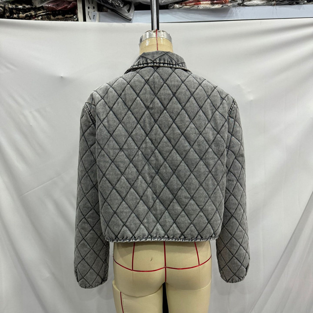 Damen kastige gesteppte Denim‑Optik Kurzjacke mit Rautenmuster und Bindebändern – Célinea