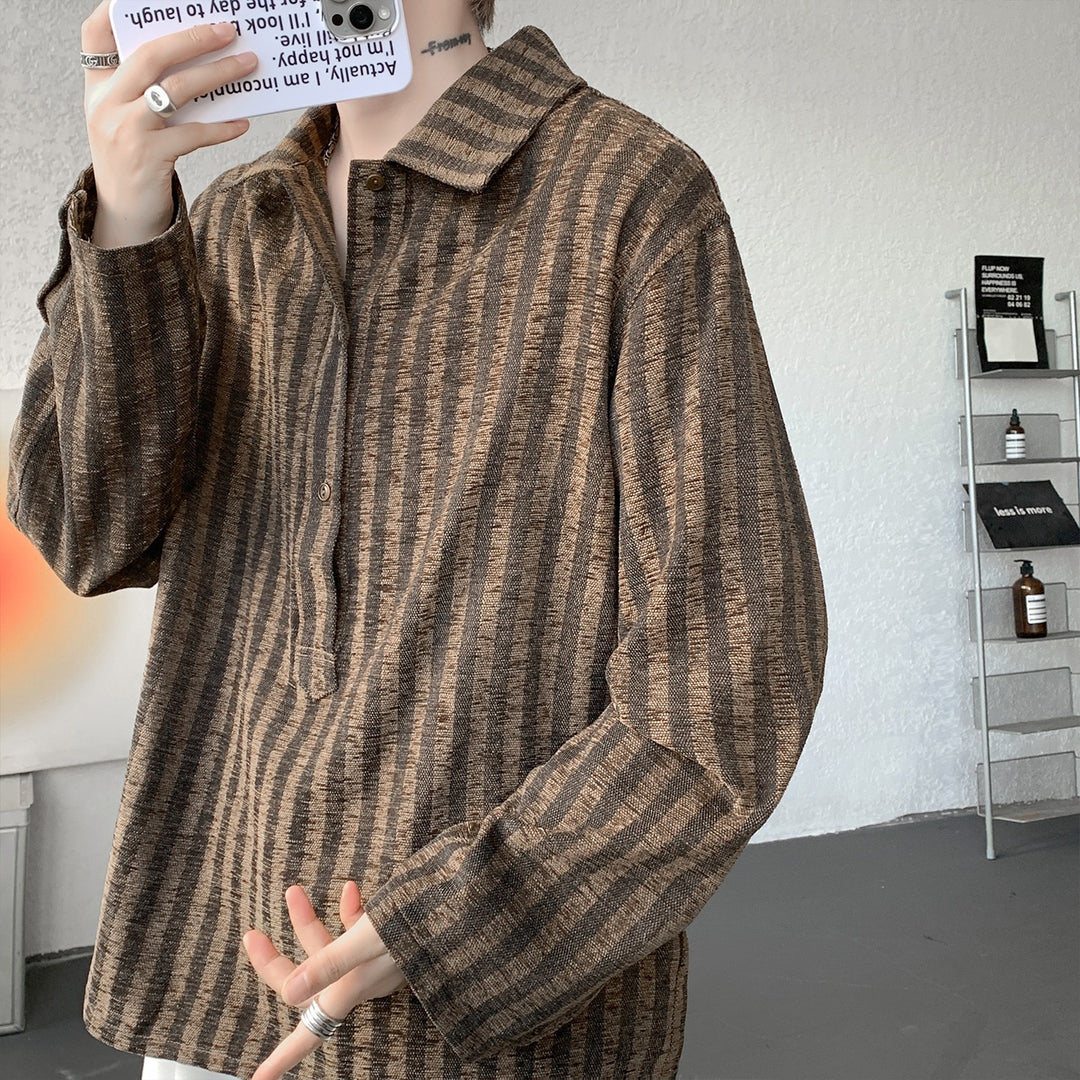 Herren Oversize Langarm-Hemd mit Polokragen, gestreifter Struktur & halber Knopfleiste Echoarchiv