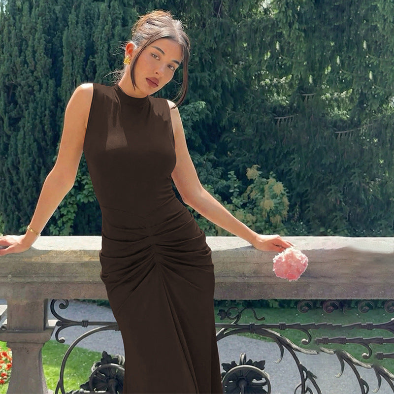 Damen Elegantes Maxikleid mit asymmetrischem Schnitt und hochgeschlossenem Design Echo Archiv
