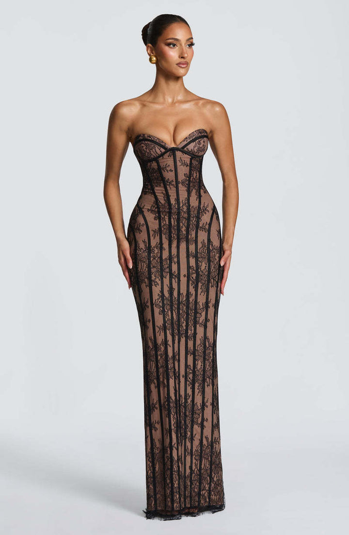 Damen Abendkleid mit raffinierten Spitzen-Details Echo Archiv