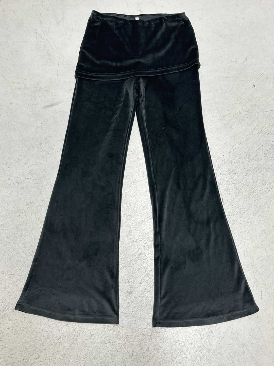 Damen weite Flared-Pants aus luxuriösem Veloursstoff Echo Archiv