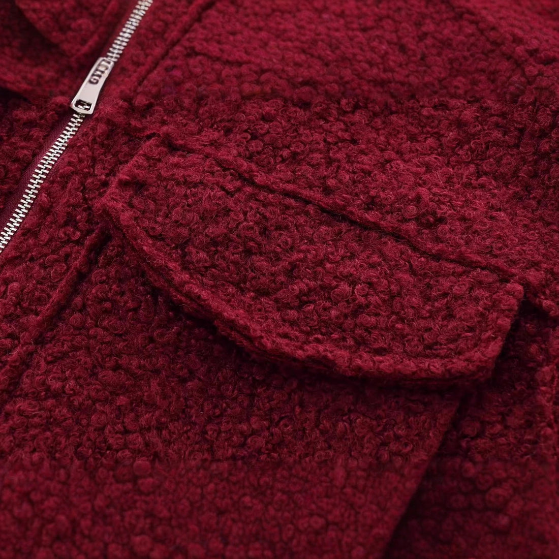 Damen Kurzgeschnittene Sherpa-Jacke mit Reißverschluss und aufgesetzten Pattentaschen Echoarchiv