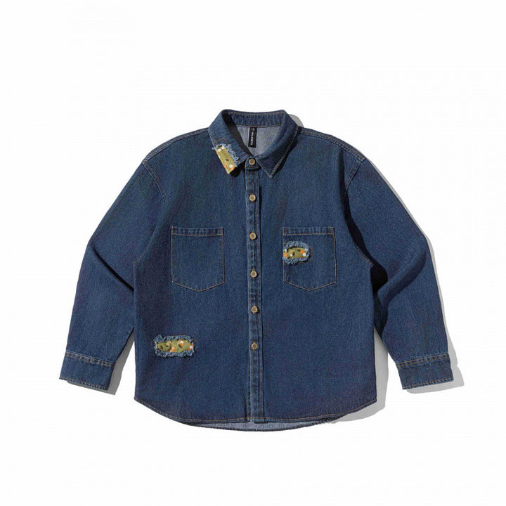 Unisex Kastenförmige Denim-Hemdjacke mit dekorativen Destroy-Applikationen und Oversized-Silhouette Echo Archiv