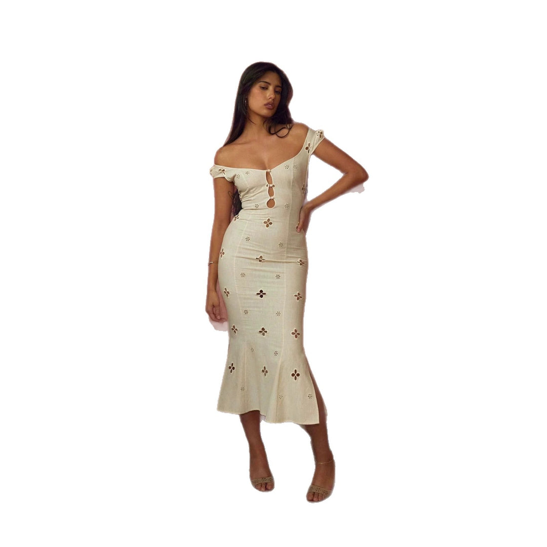 Damen Elegantes Maxikleid mit schulterfreiem Design und filigranen Blumenstickereien Echo Archiv