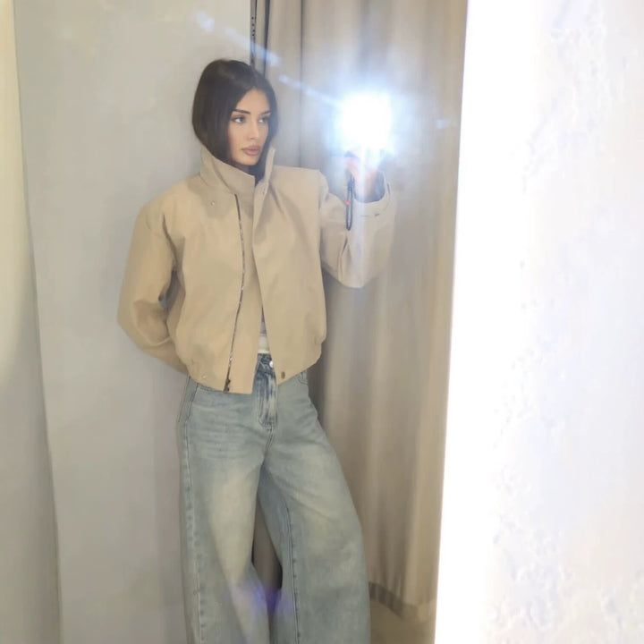 Damen Kurzblouson mit hohem Stehkragen, elastischem Bund und verdeckter Druckknopfleiste Echo Archiv