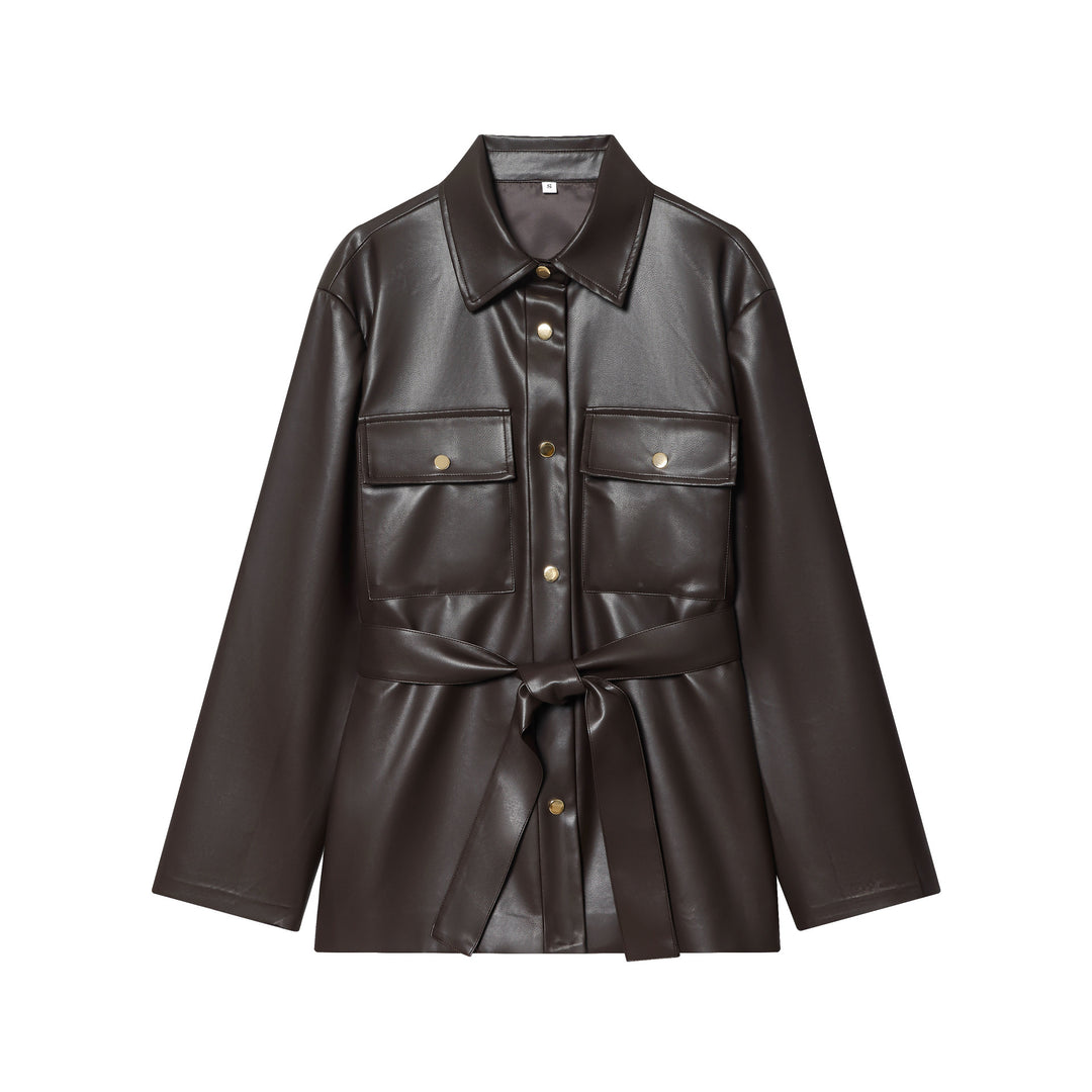 Damen taillierte Kunstleder-Hemdjacke mit Bindegürtel und Pattentaschen – Célinea